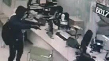 В Закарпатье вооруженные парни пытались ограбить банк 