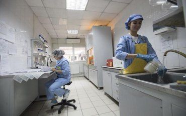 На Київщині спалахнув фармацевтичний завод