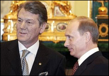 Свой первый визит на посту Президента Украины в январе этого года Ющенко совершил в Москву, где встретился с президентом России Путиным