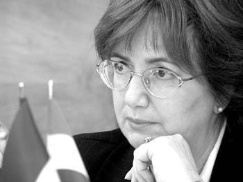 Маріанна ЧАКВАРІ, заступник Державного секретаря міністерства економіки і транспорту Угорської Республіки.