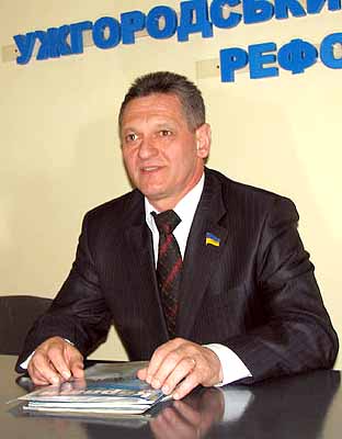 Голова Закарпатського обласного відділення Партії регіонів, народний депутат України Олександр ЛЕДИДА.