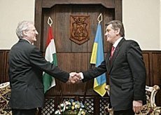 Президент Угорської Республіки Ласло ШОЙОМ і Президент України Віктор ЮЩЕНКО.