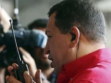 Чавес распорядился выдвинуть 10 батальонов к границе с Колумбией