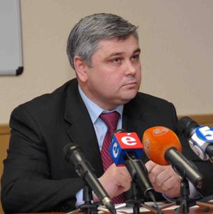 Начальник департаменту Державної служби у боротьбі з економічною злочинністю МВС України Леонід Скалозуб фото