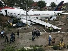 Во время авиакатастрофы погибло как минимум трое человек