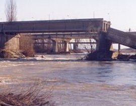 Міст упав у ріку Стрий.