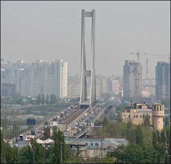Вид на Южный мост в Киеве.