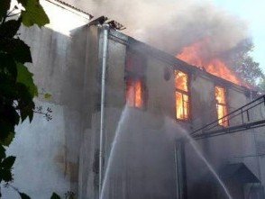 В Днепровском районе Киева горел дом 