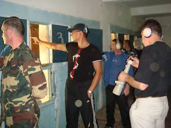 Закарпатські правоохоронці змагаються у стрільбі з пістолета Макарова.