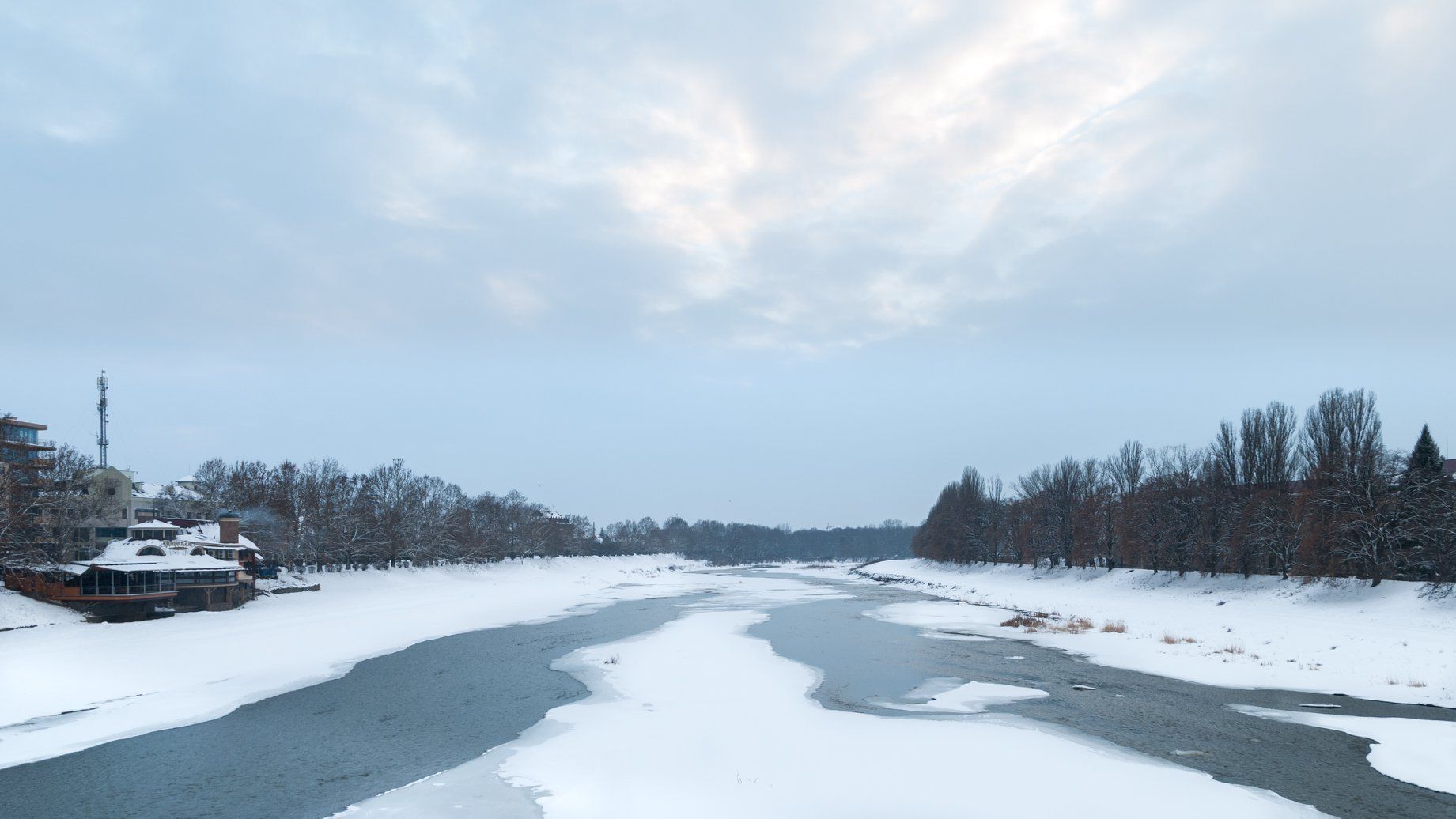 река Уж зимой