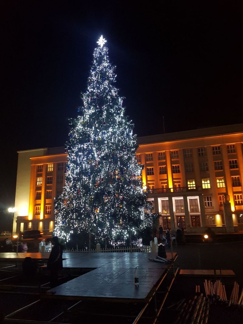 В День святого Николая, 19 декабря, на площади Народной в Ужгороде 