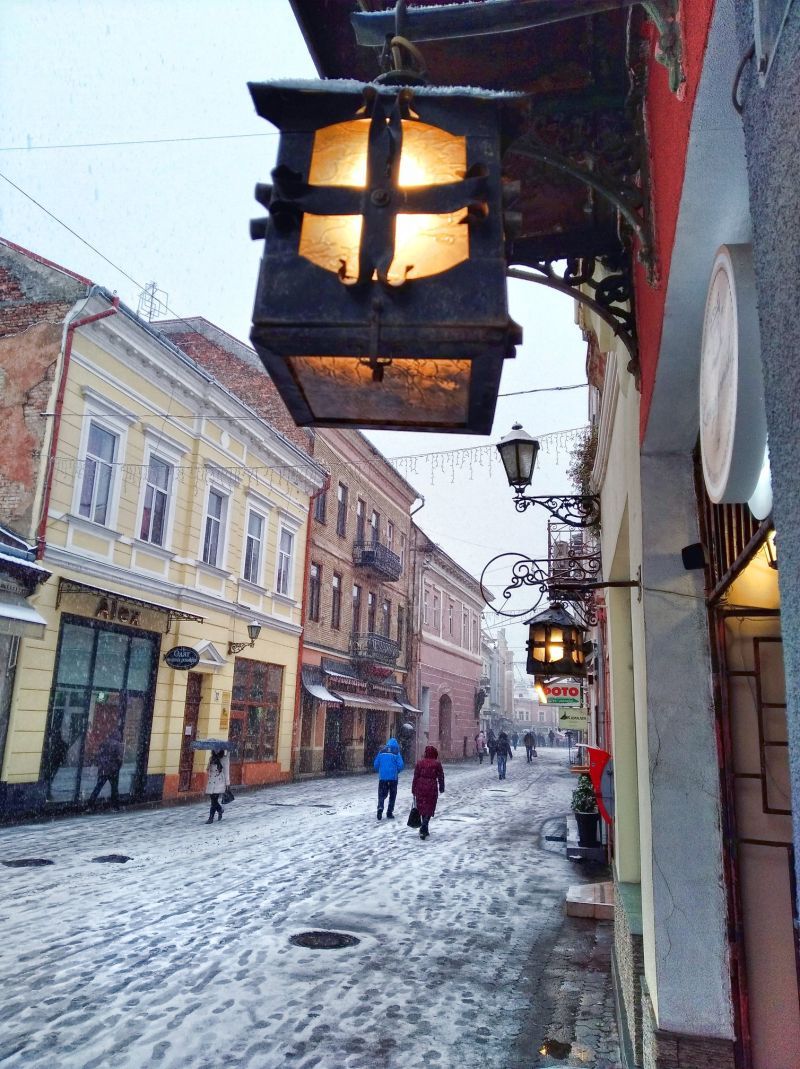 Ужгород, первый снег - зима по расписанию! 