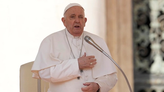 Папа Римский повторил свой призыв к мирным переговорам