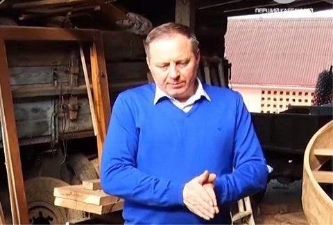 Голова Косовской Поляны сконструировал оригинальный станок
