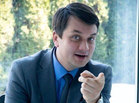 Не работаешь - тебя уволят: Лидер партии «Слуга народа» Разумков наехал на депутатов