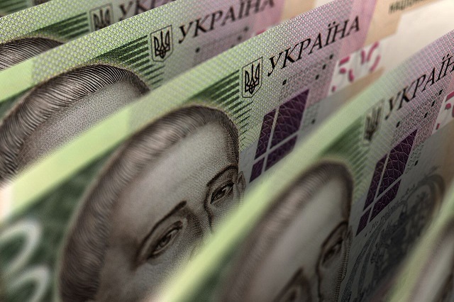 Обвал гривны и гиперинфляция для Украины становятся реальным сценарием из-за чудовищного дефицита бюджета