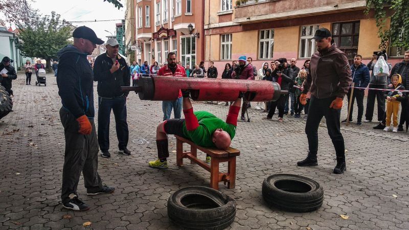 Змагання зі стронґмену відбулися в Ужгороді