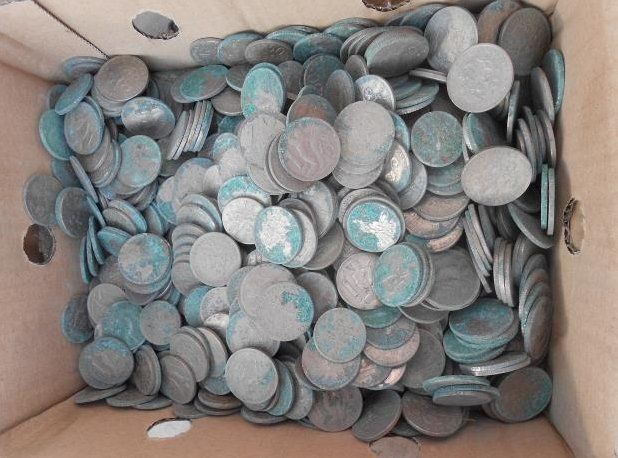 На базарах Закарпатья распродается "монетный двор" Первой Чехословацкой Республики
