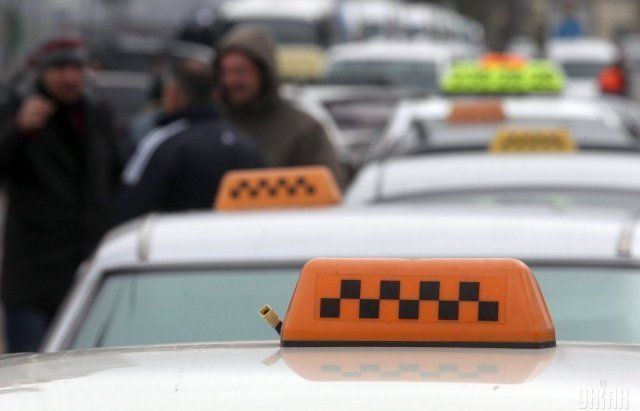 Таксі без ліцензії: Як в Ужгороді ловили нелегальних перевізників