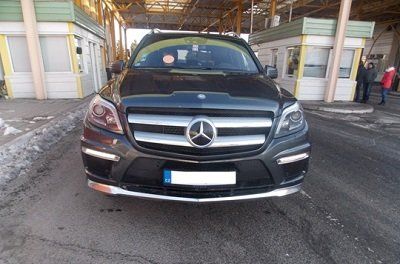 На границе в Закарпатье задержали угнанный "Mercedes"