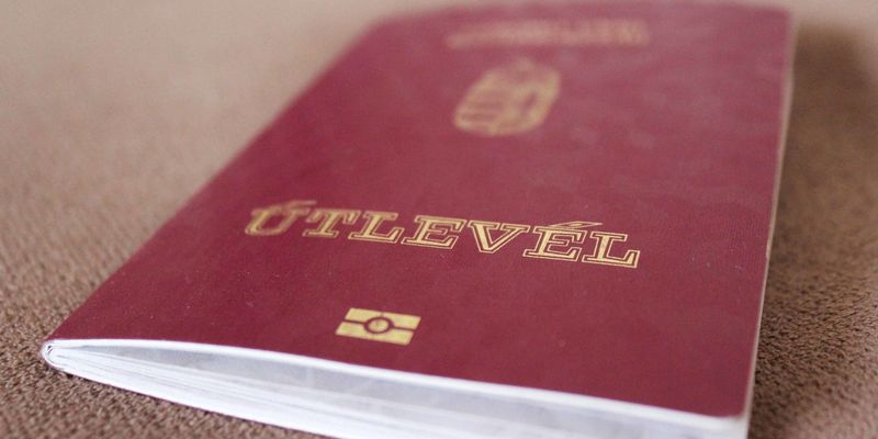 На Закарпатье более 100 тысяч человек получили венгерский паспорт