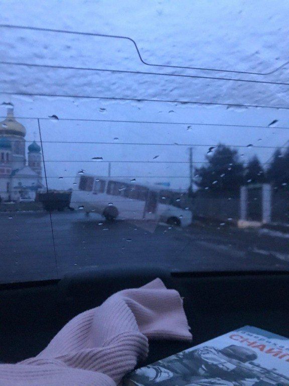 Это трэш: Возле Ужгорода пассажирский автобус не удержался на дороге 
