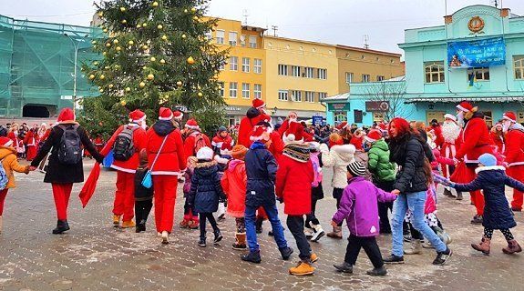 В Ужгороде состоялось торжественное открытие центральной городской елки