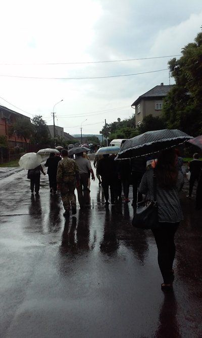 В Закарпатье проводят в последний путь бойца АТО Ивана Бабича