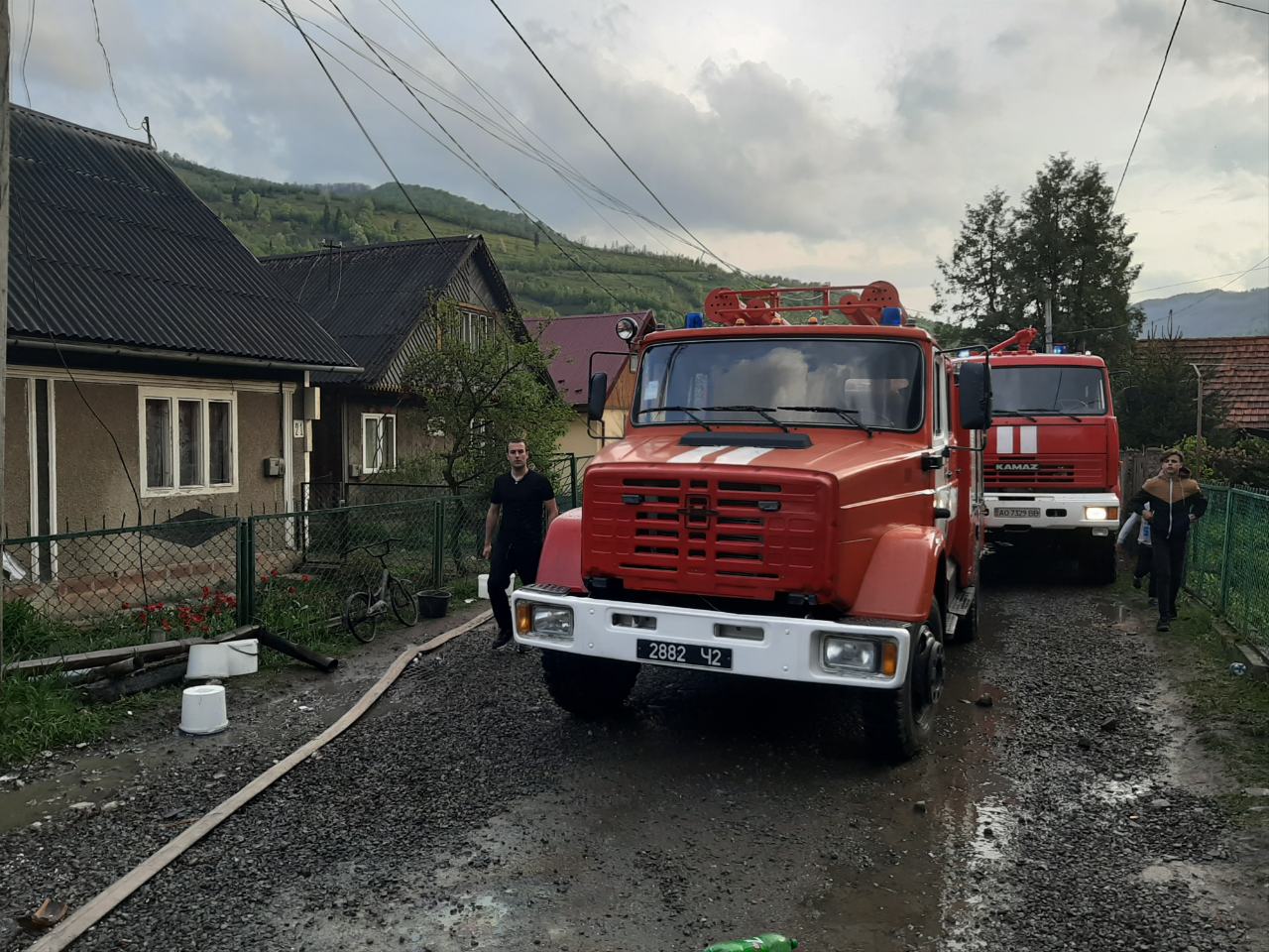 В Закарпатье масштабный пожар разрушил сразу два дома 