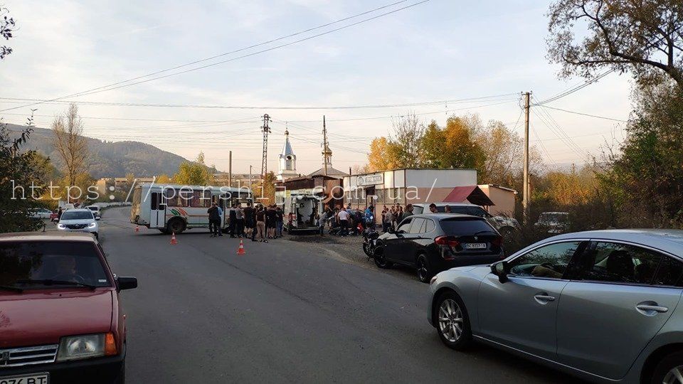Ждали маршрутку, а пережили кошмар: В Закарпатье произошло ДТП с пострадавшими 