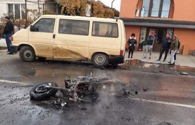 Жуткое ДТП приключилось в Закарпатье: Мотоцикл просто сгорел дотла, есть пострадавший 