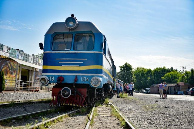 В Закарпатье: К Шаланецьким винным подвалам - поездом по Боржавской узкоколейке