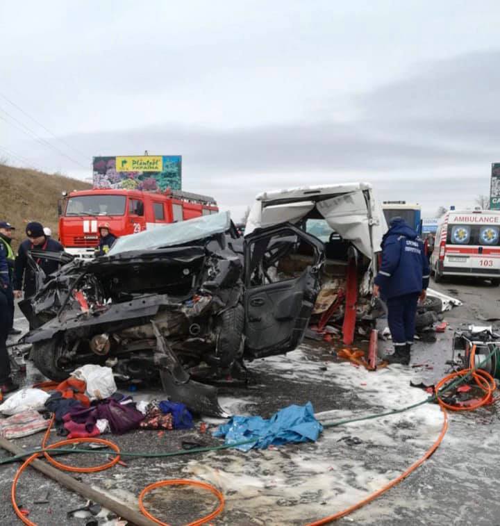 Водитель из Закарпатья устроил на трассе масштабное ДТП: У ребёнка сломаны ноги, много пострадавших 