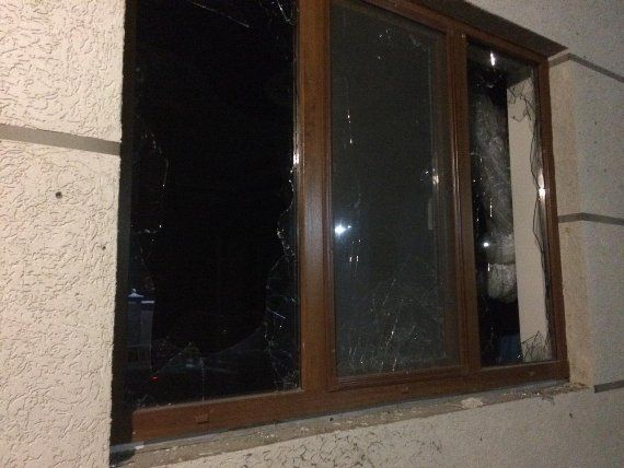 В будинку мукачівця вибухом пошкоджені два вікна