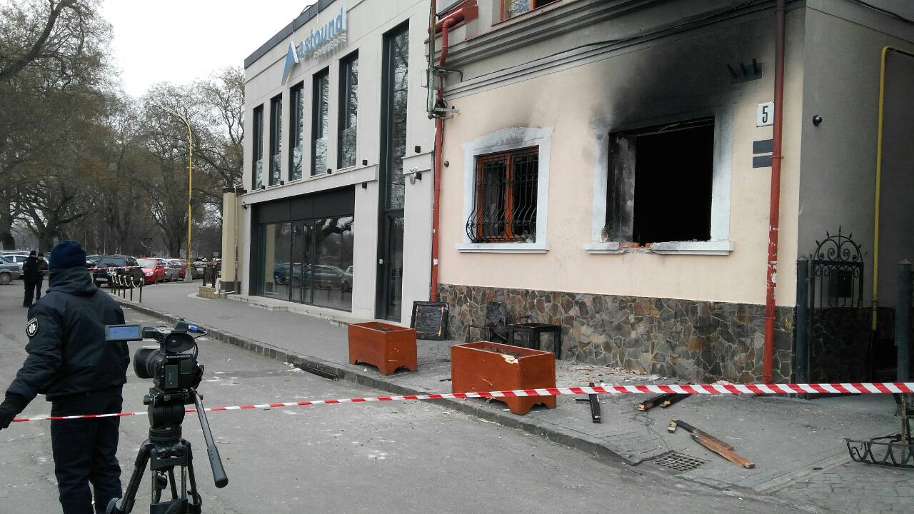Закарпаття. Вибух знищив 3 кімнати офісу угорців в Ужгороді