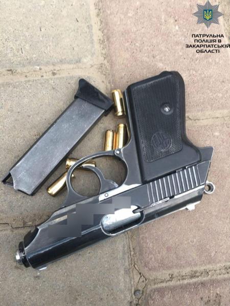 Мукачево Для самооборони водій використовував незареєстрований пістолет
