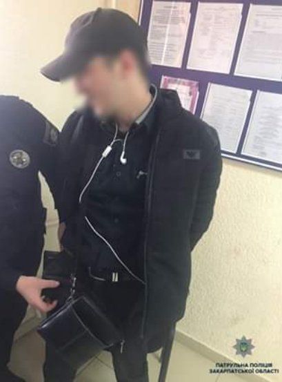 В Ужгороді патрульні затримали групу чоловіків, які нанесли кільком громадянам тілесні ушкодження