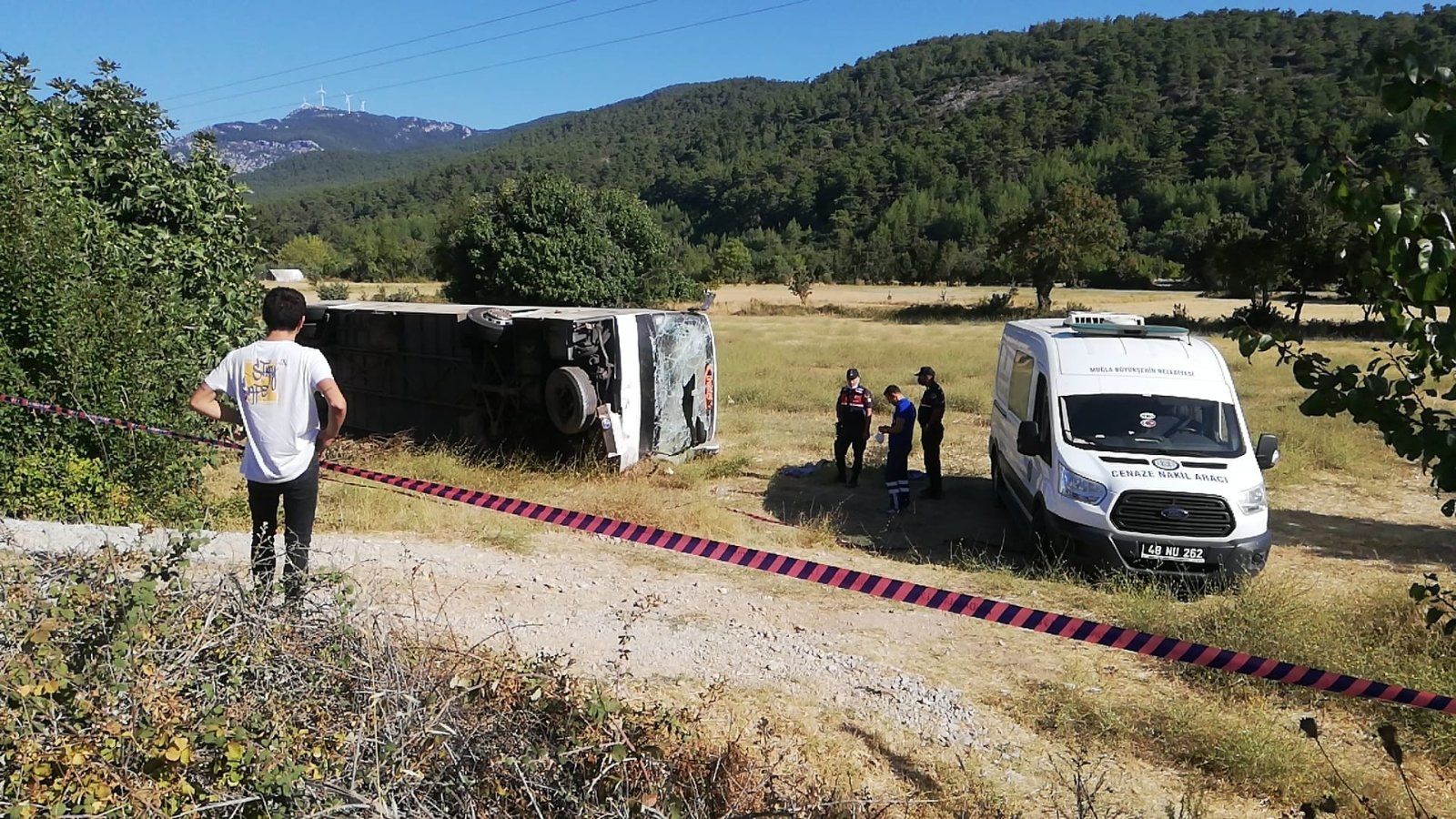 Автобус с украинскими туристами перевернулся в Турции: 49 людей пострадали, водитель скончался там же 