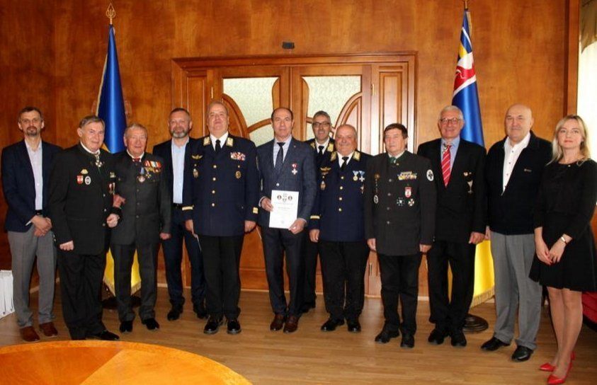 Альпійська Республіка відзначила керівника Закарпаття "мирною" золотою медаллю