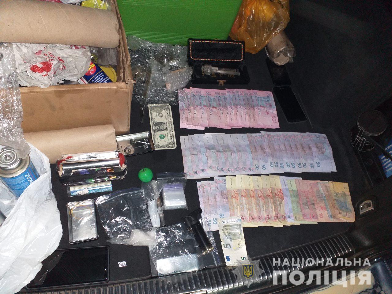 Поліція Закарпаття розслідує факт продажу наркотиків в Ужгороді