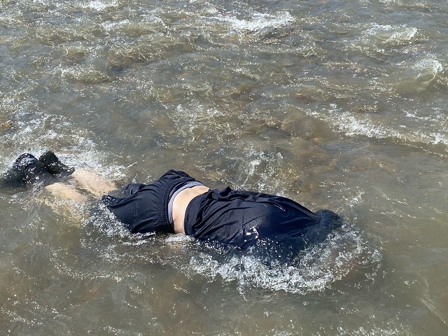 В Закарпатье пограничники обнаружили утопленника: тело несло вдоль берега Тисы