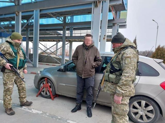 В "бэби-боксе" на границе с Молдовой нашли 36-летнего дезертира