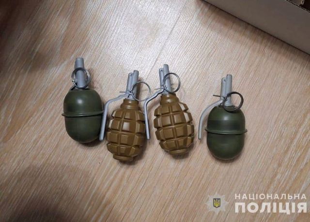  В Закарпатье у наркобарыг кроме "товара" нашли боеприпасы