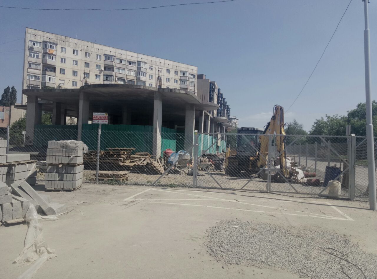 Жителі вул. Можайського в Ужгороді роками очікують на ремонт комунікацій та дорожнього покриття