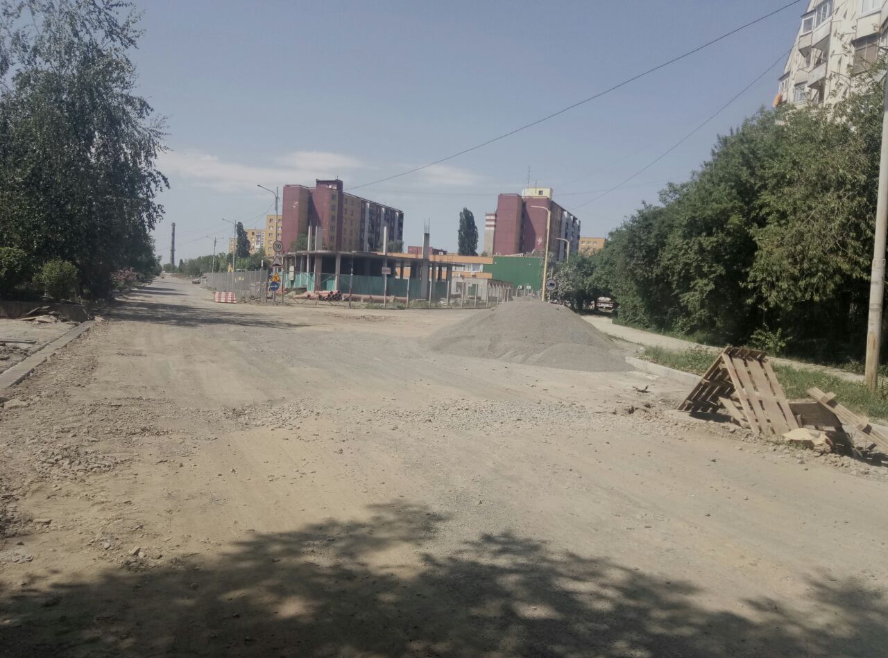 Жителі вул. Можайського в Ужгороді роками очікують на ремонт комунікацій та дорожнього покриття