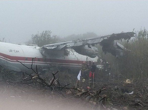 Ранок 4 жвотня розпочався з аварійної посадки Ан-12 біля Львова