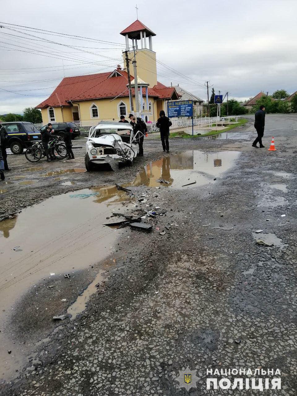 Поліція Закарпаття розслідує ДТП із постраждалими біля Мукачево