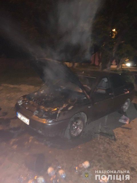 В Закарпатье автомобиль занялся пламенем прямо на ходу 