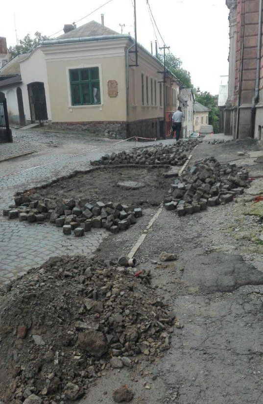Команда мера Андріїва планомірно знищує історію міста Ужгород