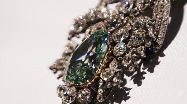 Ограбление на миллиард: Бриллиантовый и два алмазных комплекта украшений выкрали из музея в Дрездене